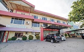 OYO 90487 Wisma Kuta Karang Baru